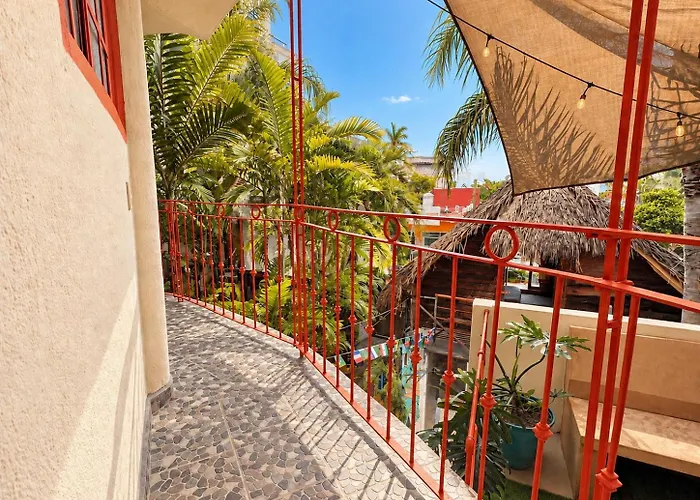 La Redonda Surf Hostel Sayulita